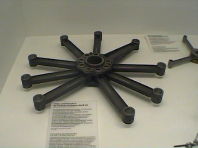 dm131.jpg (36625 bytes)