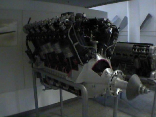 dm133.jpg (37626 bytes)