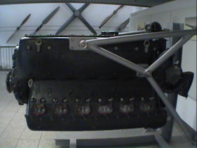 dm148.jpg (37626 bytes)