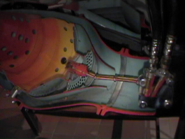 dm20.jpg (36625 bytes)