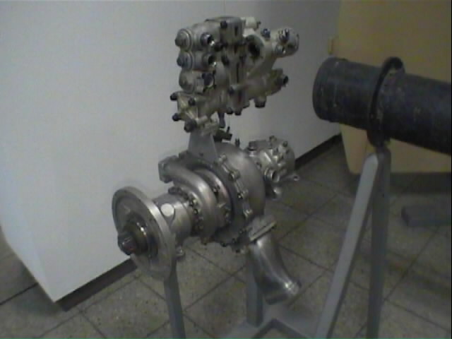 dm42.jpg (37395 bytes)