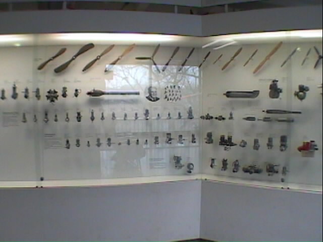 dm171.jpg (37626 bytes)