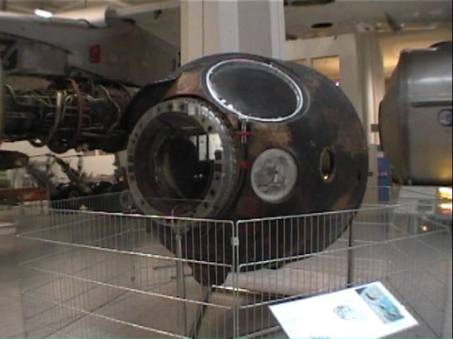 dm32.jpg (36625 bytes)