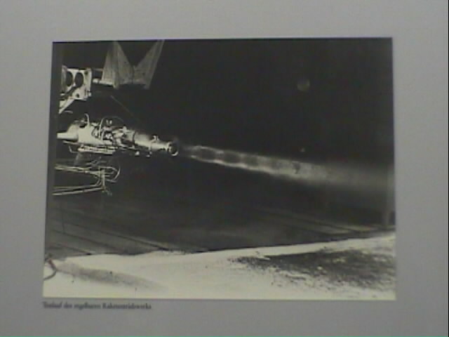 dm180.jpg (37395 bytes)