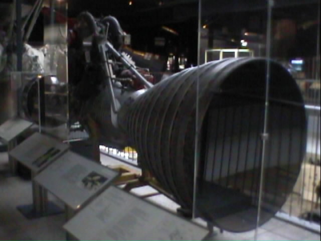 dm183.jpg (36625 bytes)