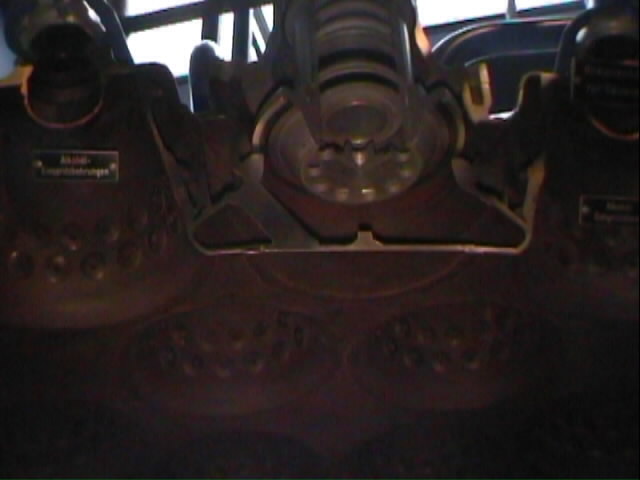 dm184.jpg (37395 bytes)