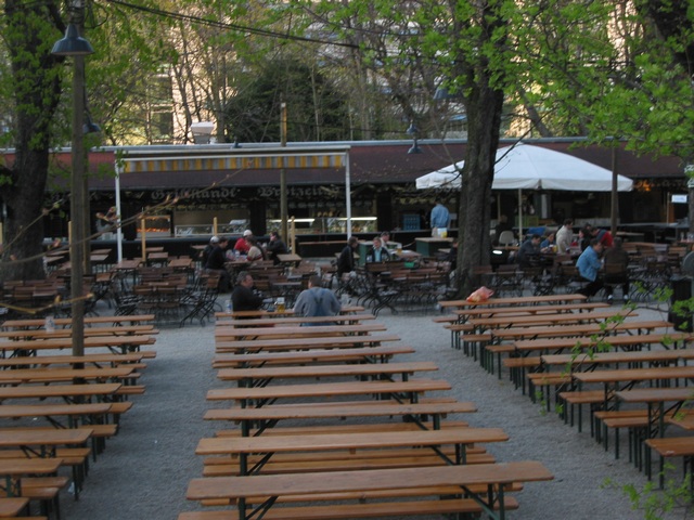 106-0644_img.jpg (37626 bytes)