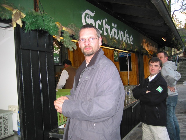 106-0649_img.jpg (36625 bytes)