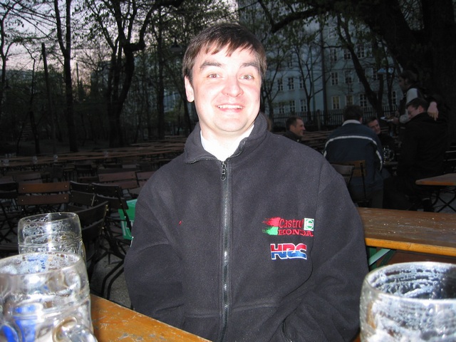 106-0657_img.jpg (37626 bytes)