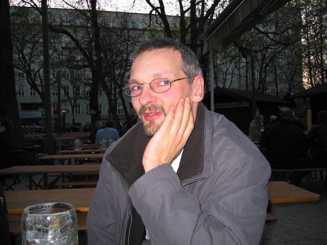 106-0658_img.jpg (37395 bytes)