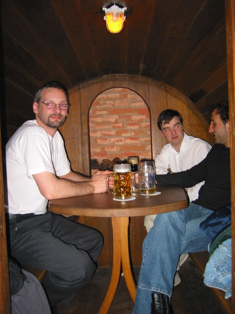 107-0708_img.jpg (36625 bytes)