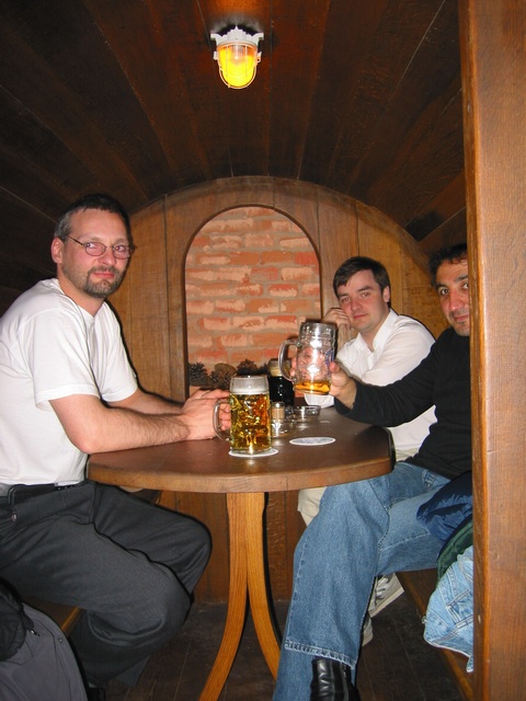 107-0709_img.jpg (37626 bytes)