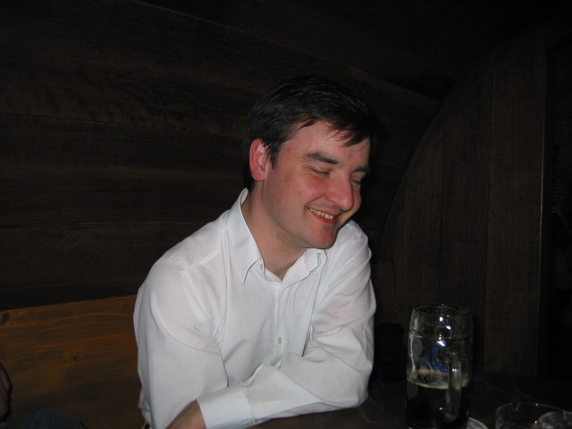 107-0736_img.jpg (37395 bytes)