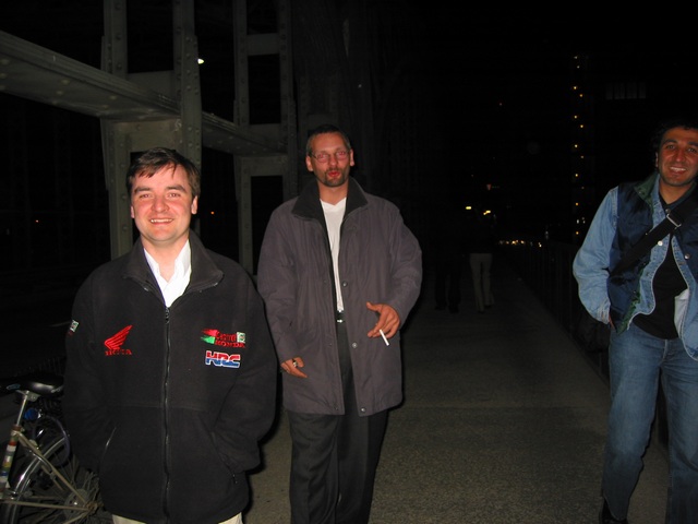 107-0769_img.jpg (36625 bytes)