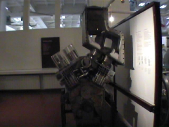 dm09.jpg (36625 bytes)