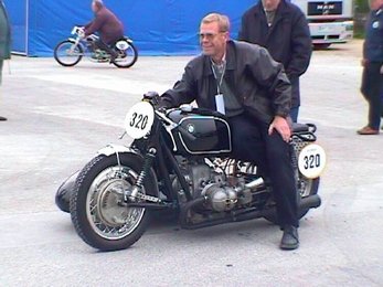 dr2002-004.jpg (36625 bytes)