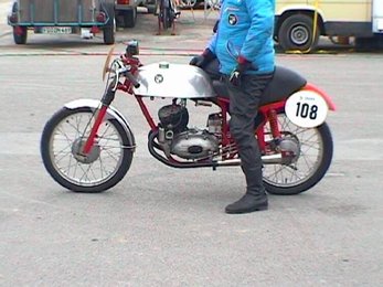 dr2002-006.jpg (37626 bytes)