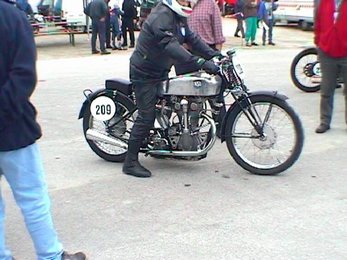 dr2002-008.jpg (35645 bytes)