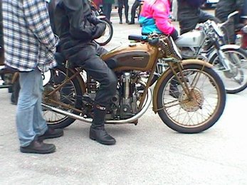 dr2002-019.jpg (36625 bytes)