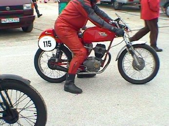 dr2002-020.jpg (36625 bytes)