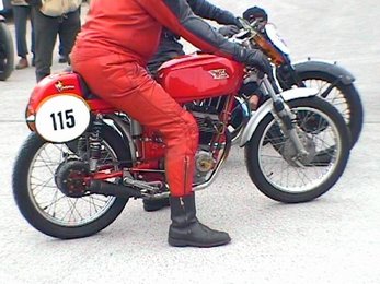 dr2002-022.jpg (37395 bytes)