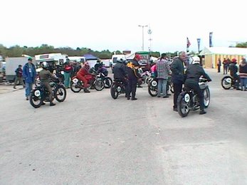 dr2002-023.jpg (35645 bytes)