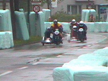 dr2002-037.jpg (37395 bytes)