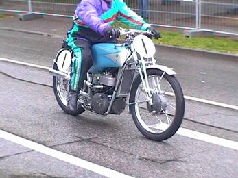 dr2002-038.jpg (35645 bytes)