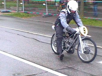 dr2002-040.jpg (36625 bytes)