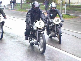 dr2002-041.jpg (37626 bytes)