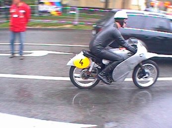 dr2002-045.jpg (36625 bytes)