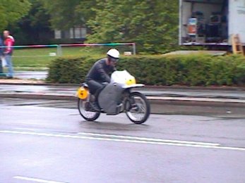 dr2002-047.jpg (37395 bytes)