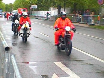 dr2002-056.jpg (37626 bytes)