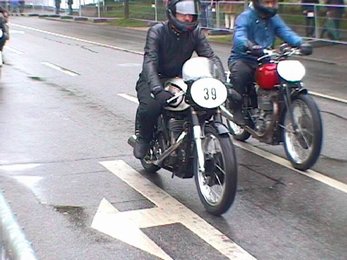 dr2002-059.jpg (36625 bytes)