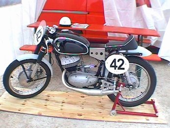 dr2002-062.jpg (37395 bytes)