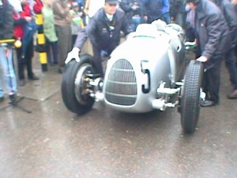 dr2002-072.jpg (37395 bytes)