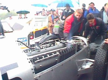 dr2002-083.jpg (35645 bytes)