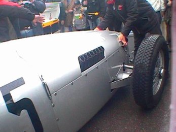 dr2002-087.jpg (37395 bytes)