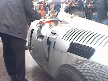 dr2002-089.jpg (36625 bytes)