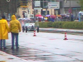 dr2002-099.jpg (36625 bytes)