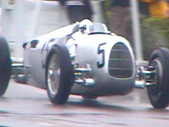 dr2002-101.jpg (37626 bytes)